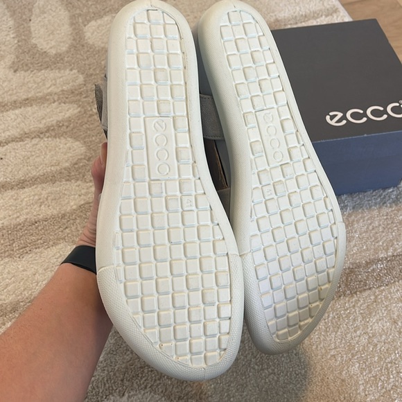 •Ecco• Sandals - Picture 6 of 7